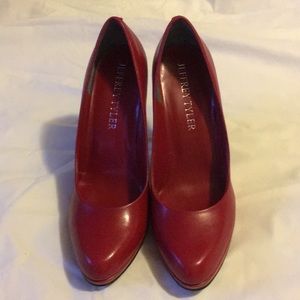 Red pumps